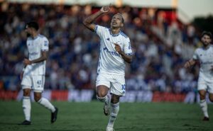 matheus pereira pede paralisação do brasileirão após vitória do cruzeiro