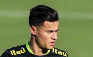 alvo do cruzeiro, philippe coutinho prefere acertar contrato com o vasco