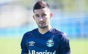 grêmio pede liberação de villasanti e diretor da seleção do paraguai responde pedido