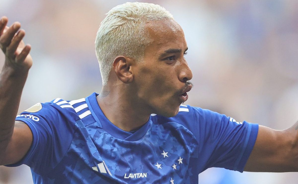 matheus pereira celebra vitória, mas pede pés no chão ao cruzeiro: “acostumar a vencer”