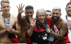 opinião: jorge jesus só volta ao flamengo por amor, não por dinheiro