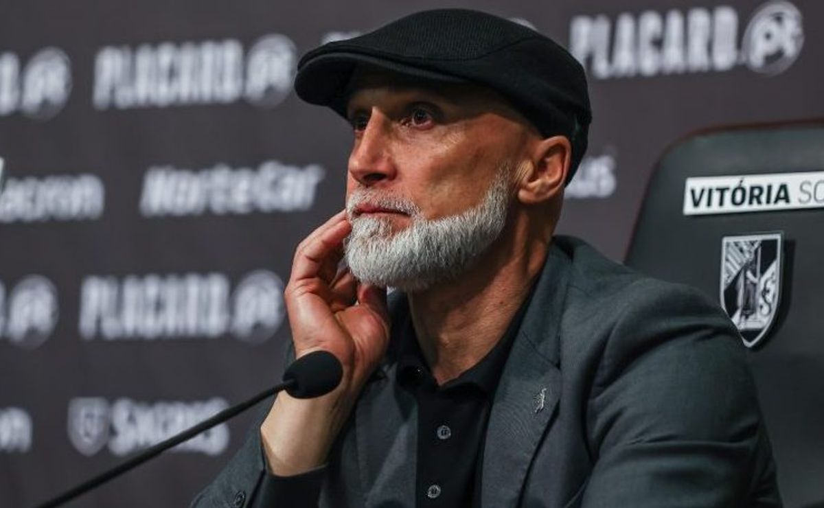 vasco deve confirmar Álvaro pacheco como novo treinador neste domingo (12), informa gilmar ferreira