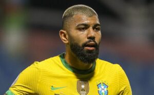 corinthians deve tomar decisão crucial sobre gabigol se atacante rescindir com o flamengo