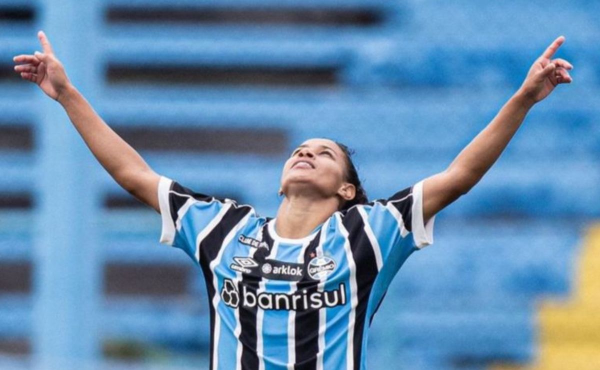 artilheira do grêmio, cássia comemora temporada e revela foco no brasileirão feminino