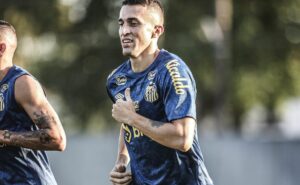 joão schmidt avança em recuperação e tem chances de encarar o botafogo sp