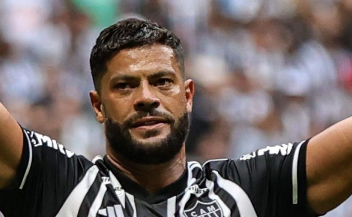 hulk faz doação às vítimas no rs e torcida do grêmio elogia: "ele esmaga"