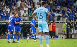 cruzeiro vence universidad de quito e garante vaga nas oitavas de final da copa sul americana; veja atuações
