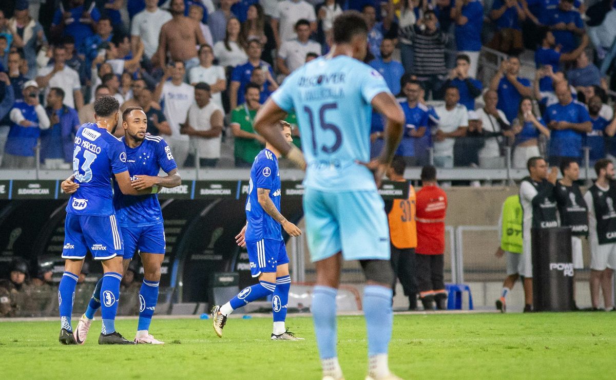 cruzeiro vence universidad de quito e garante vaga nas oitavas de final da copa sul americana; veja atuações