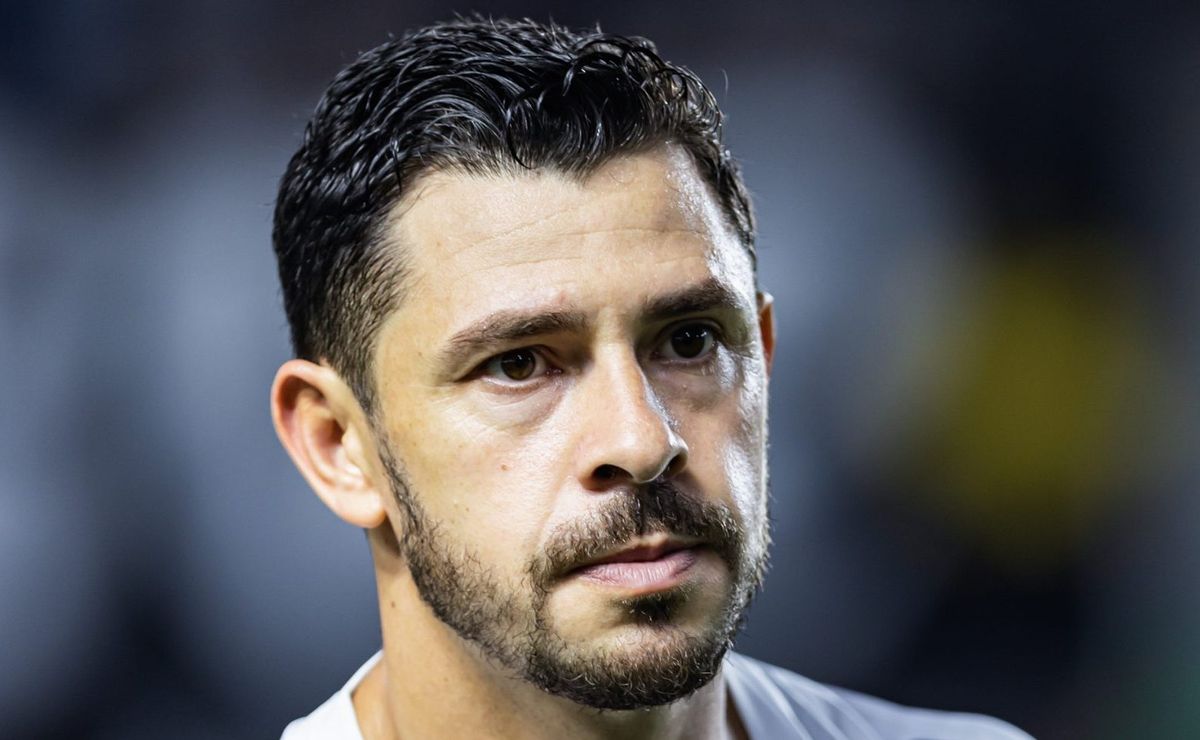 giuliano desabafa sobre paralisação no futebol brasileiro por chuvas no rs: "qual o preço de uma vida?"