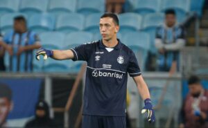 com marchesín, soteldo e diego costa, renato esboça grêmio para enfrentar the strongest