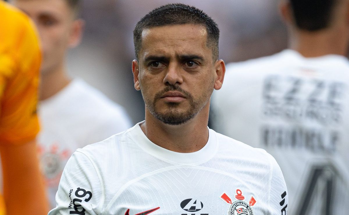 lateral pode assinar com são paulo e não jogar mais no corinthians de fagner