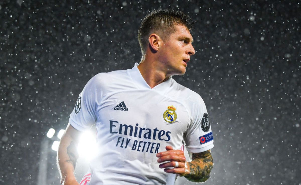 além de toni kroos: outros craques que se aposentaram no auge da carreira