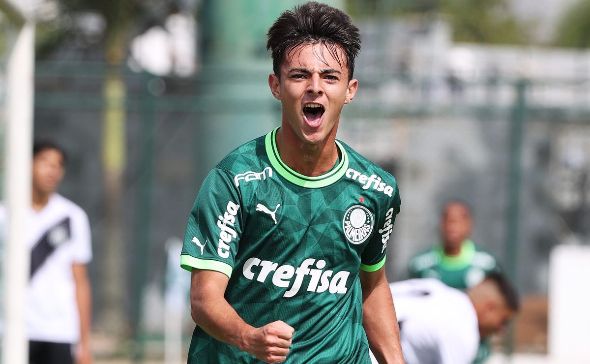 quem é o próximo? estêvão é seguido de atacante de meio r$ 550 milhões no palmeiras; conheça!