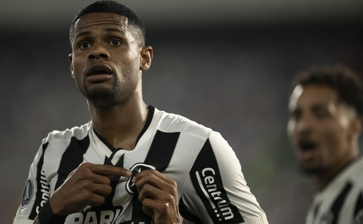 r$ 27 milhões: cruzeiro faz proposta por júnior santos, mas botafogo recusa
