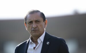 efeito ramón diaz: após saída do treinador, vasco define pré requisitos para contratação de técnico ideal 