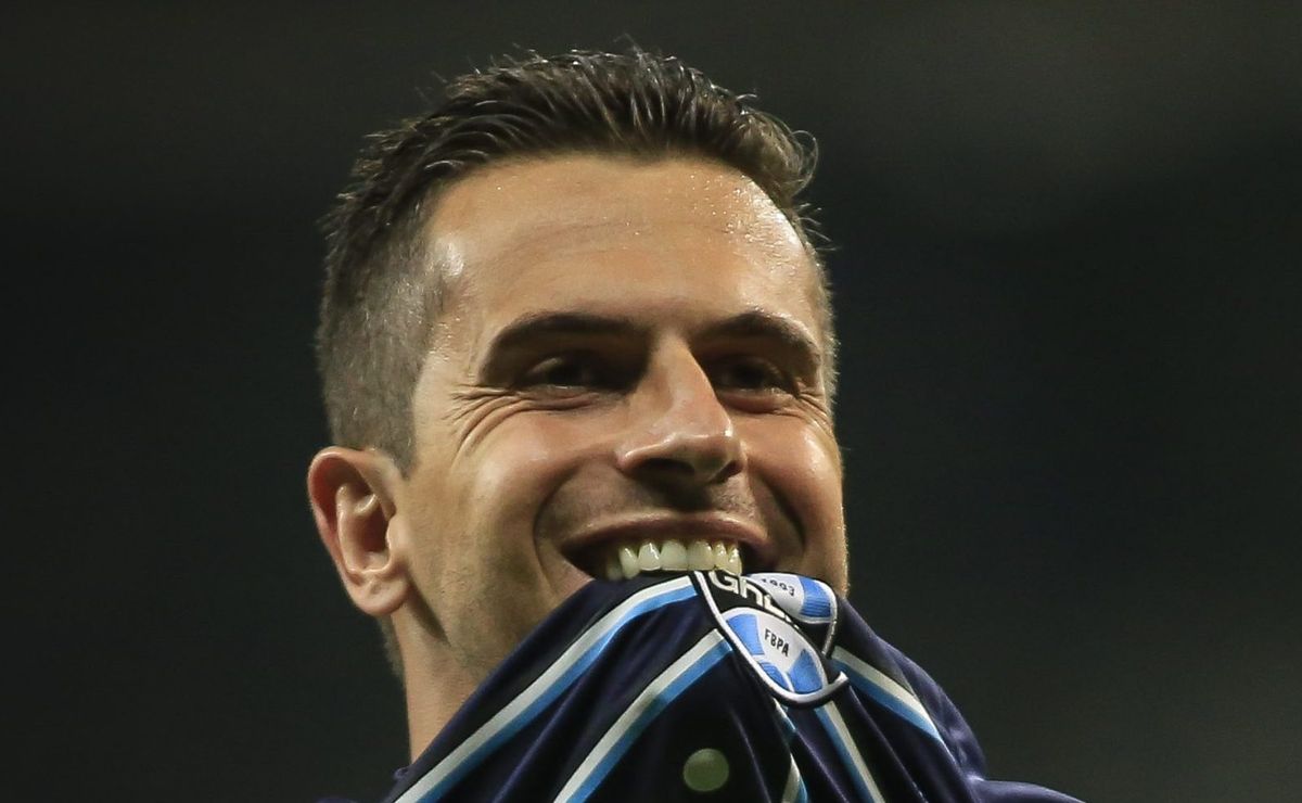 grêmio está muito próximo de anunciar volta de marcelo grohe, diz guerrinha: "bem alinhado"