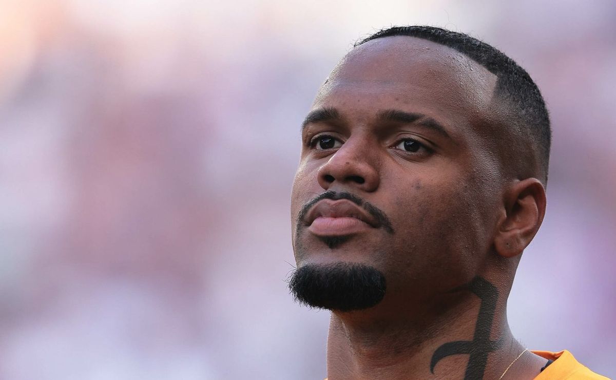 carlos miguel fala sobre propostas para deixar o corinthians e afirma: "escolhi estar aqui"