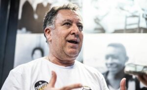 marcelo teixeira afasta atacante e ele não joga mais pelo santos