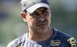 santos deverá contar com o retorno de gil contra a ponte preta, pelo brasileirão; veja provável time