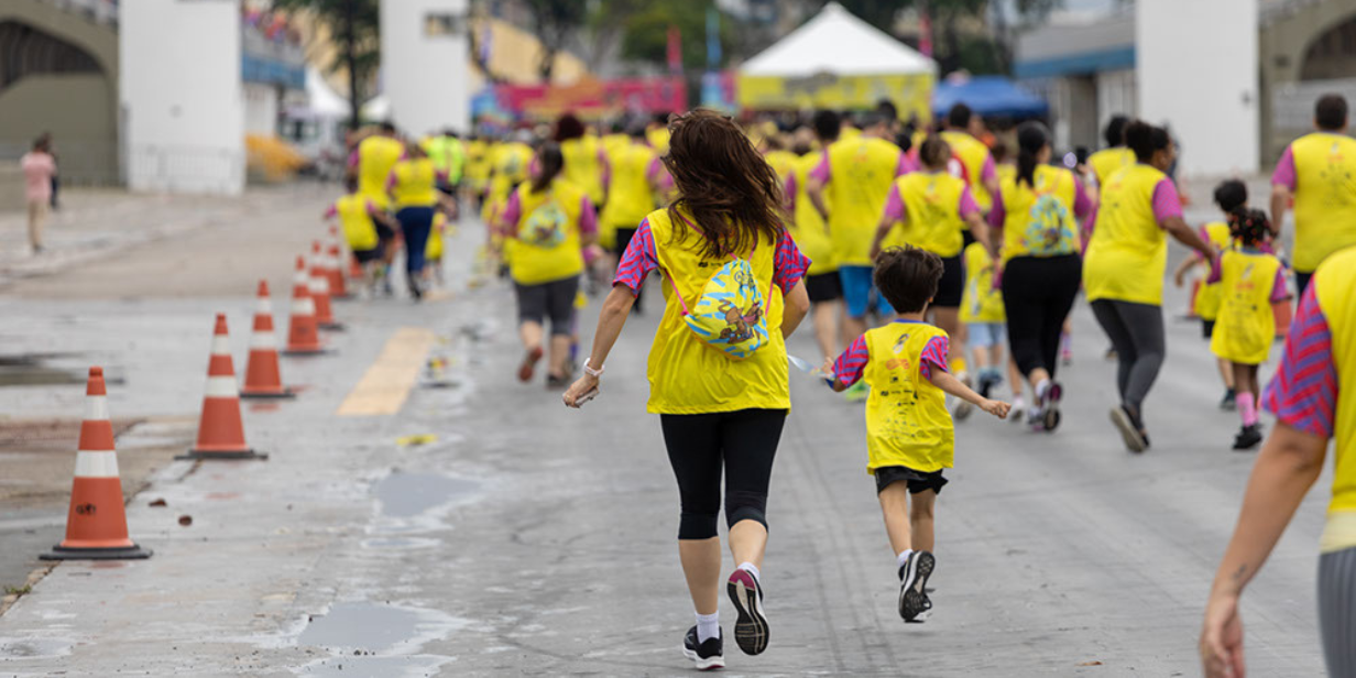 corridas de rua temáticas incentivam a renovação da base de praticantes do running