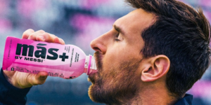 craque com a bola nos pés, messi tropeça no mundo dos negócios