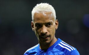 que fase: matheus pereira dá assistência inacreditável e enlouquece torcedores nas redes