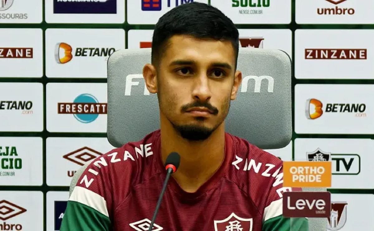 meia daniel tem proposta dos emirados Árabes unidos e não deve retornar ao fluminense