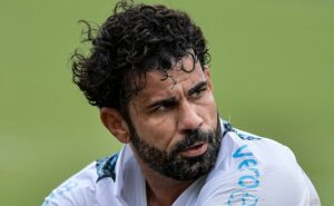 grêmio toma decisão e confirma liberação de diego costa por tratamento da lesão na espanha