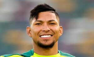 mercado do oriente médio vem forte para tirar rony do palmeiras; leila quer r$ 50 milhões para vender o atacante