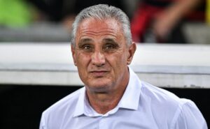 corinthians entra na disputa com flamengo de tite e negocia contratação do volante walace