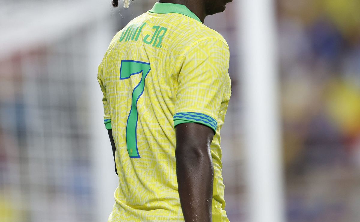 seleção brasileira tem apenas a 6ª camisa mais vendida no mundo; veja ranking