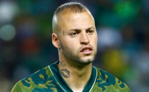 além de philippe coutinho, vasco quer contratar nico lópez, do león mex