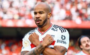ex são paulo, patrick não repete desempenho e rescisão com o santos é opção