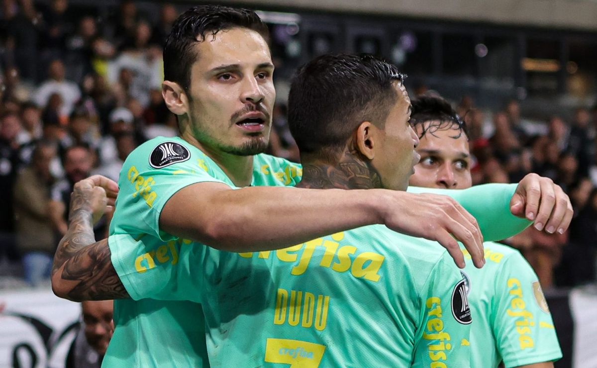 raphael veiga se manifesta sobre clima entre dudu e leila após permanência do atacante no palmeiras:" delicado"