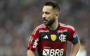 flamengo reencontra ídolo no jogo contra o bahia no maracanã