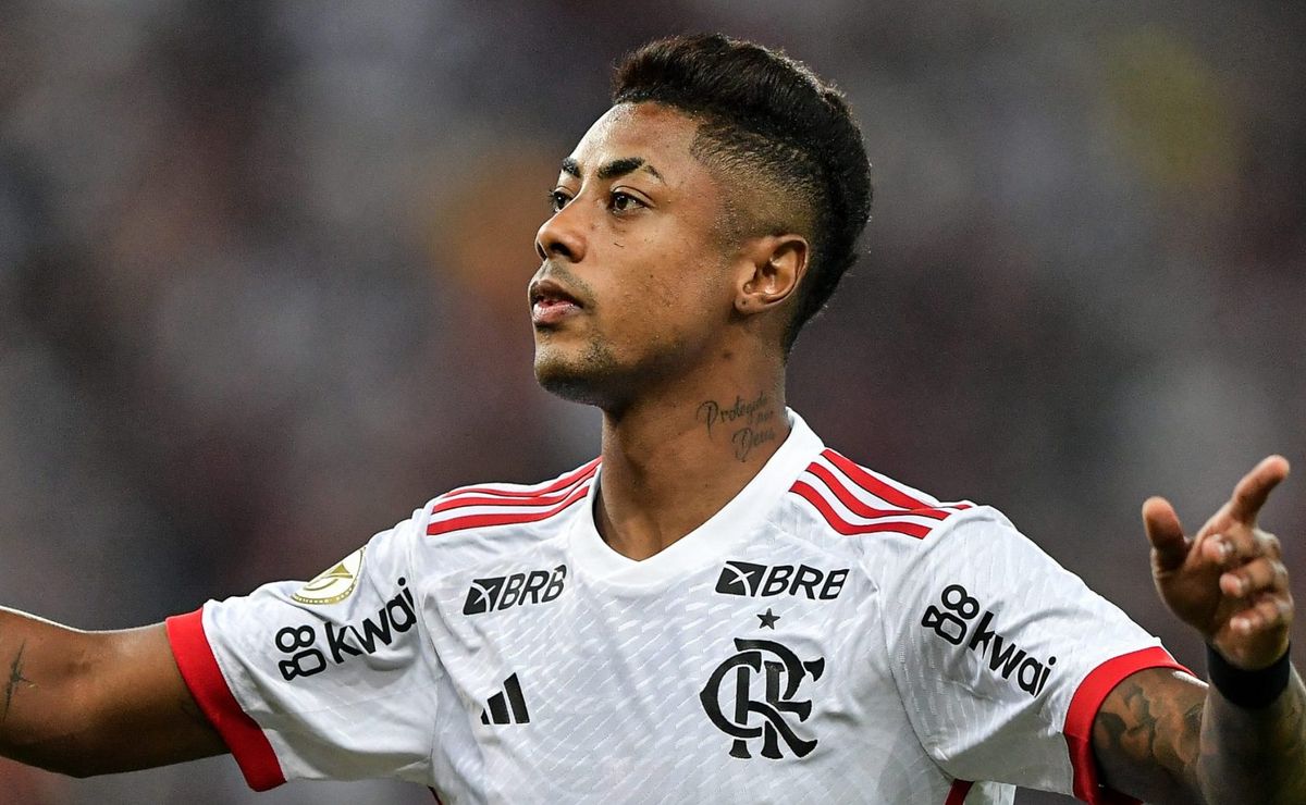 santos fecha acordo com atacante companheiro de bruno henrique no flamengo e busca acerto com marcos braz