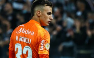 matheus donelli tem 'chance de ouro' no gol do corinthians após 703 dias