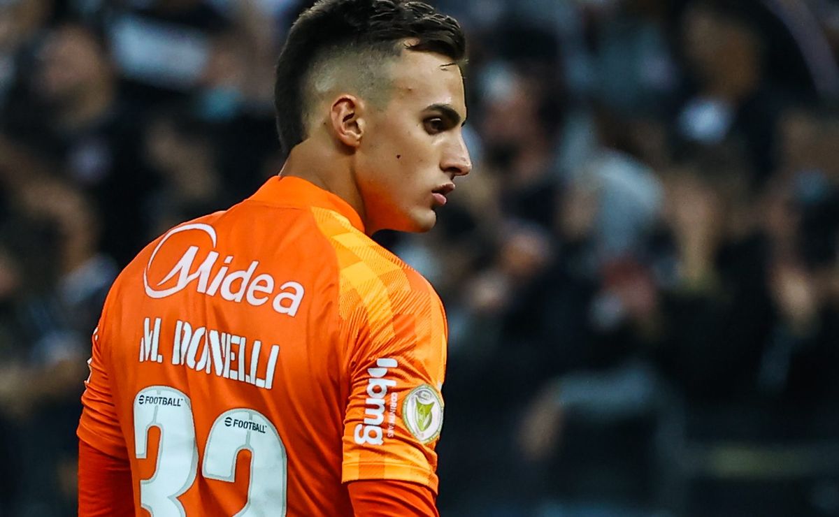 matheus donelli tem 'chance de ouro' no gol do corinthians após 703 dias