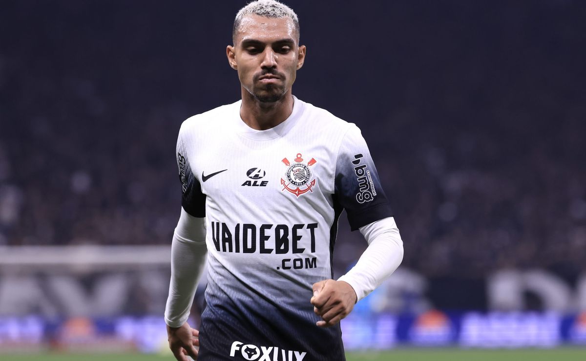 matheuzinho é alvo da fiel em derrota do corinthians e lance inusitado chama atenção; veja