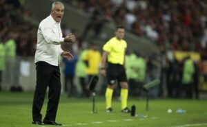 flamengo terá ausência de 10 jogadores e de tite em jogo contra athletico pr