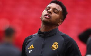 r$ 563 milhões: rodrygo está na mira do manchester city e santos visa ganhar fortuna 