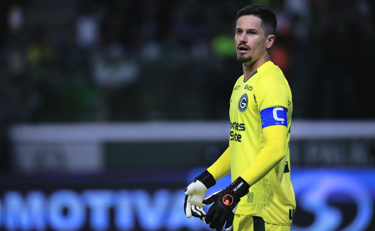 tadeu falha em vitória do santos e santistas brincam: "fez mais que os atacantes"