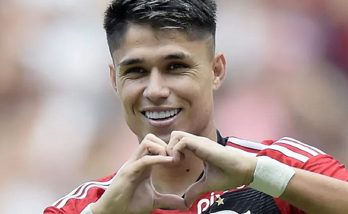 luiz araújo desencanta, faz dois e flamengo bate grêmio por 2x1 no brasileirão série a