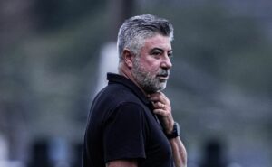 derrota do santos faz alexandre gallo garantir três reforços para a série b