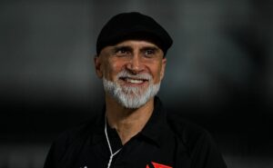 Álvaro pacheco conta com o retorno de jp em dia de treinamento no vasco