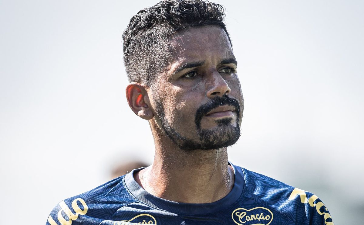 sport topa contratar aderlan e santos se posiciona sobre negociação na janela de transferências