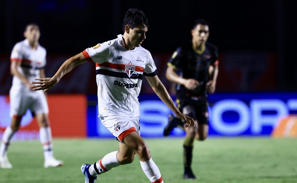 joão moreira e arboleda deixam o jogo do são paulo lesionados