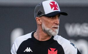 demissão de Álvaro pacheco no vasco não tem risco, mas diretoria acompanha situação