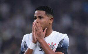 wesley fica perto de sair do corinthians e vive jejum importante pelo timão