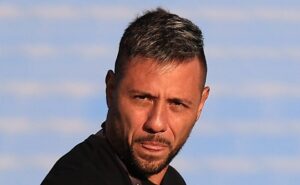 situação de carlos miguel faz torcida do corinthians repercutir possível acordo com diego alves